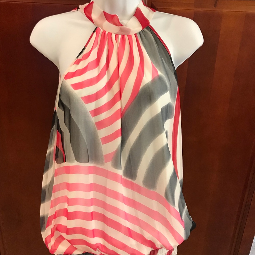 Sleeveless blouse.